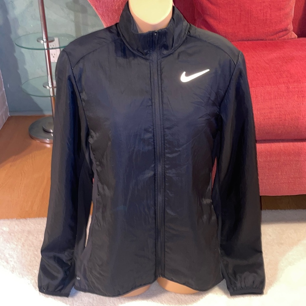🏃🏻‍♀️NWOT Nike Running Aerolayer  Full Zipper Jacket